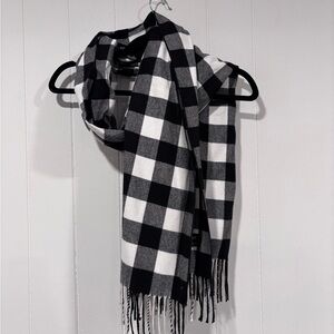 Classic Black and White Checkered Scarf